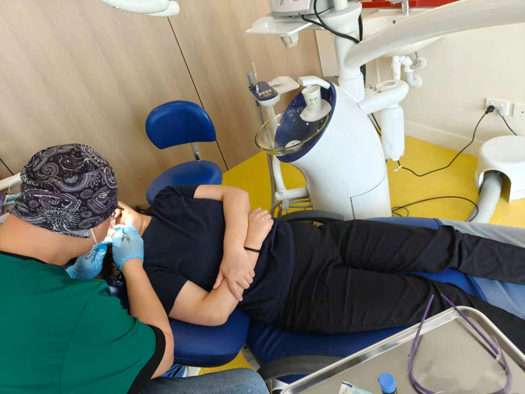 Emergency dental care in Auckland - urgent toothache relief, broken tooth repair at Smile Boutique clinics